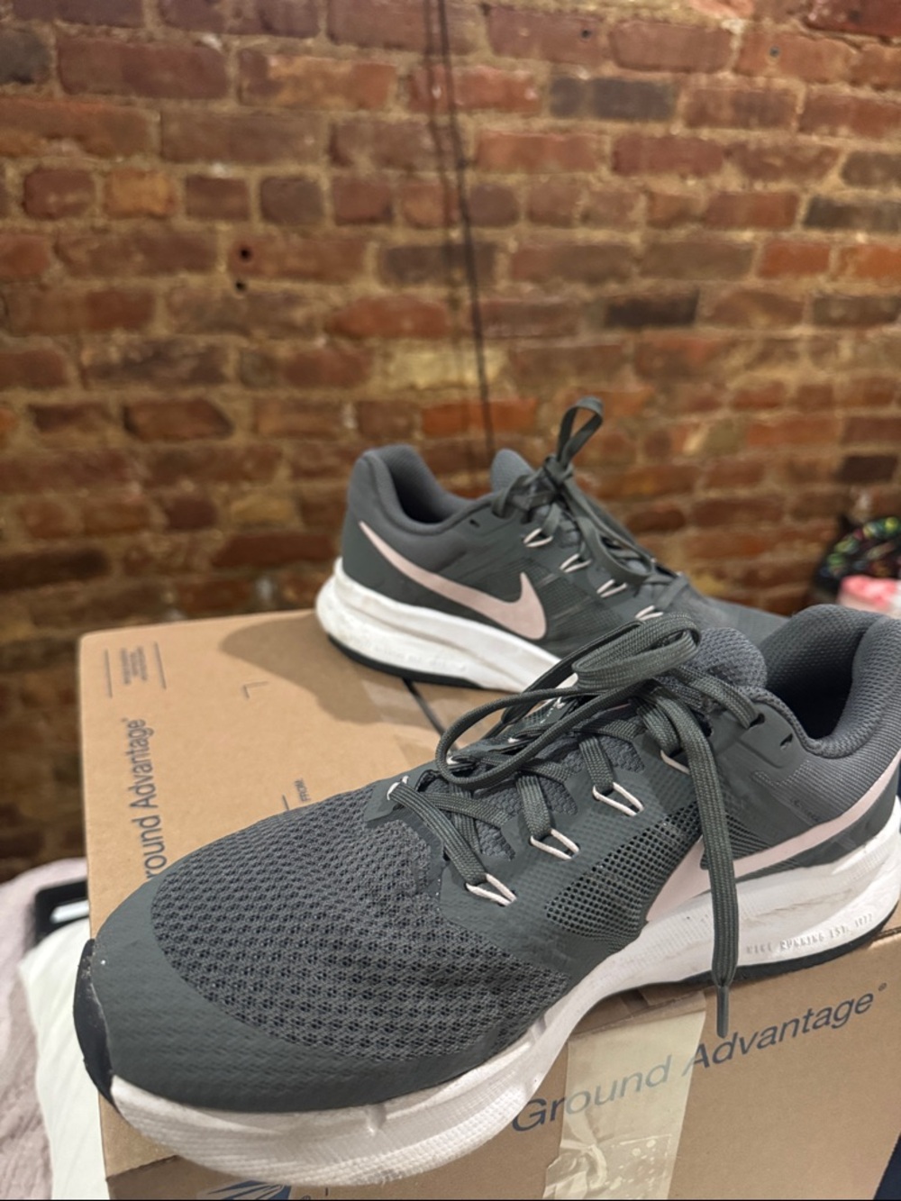 Nike Women's Running Shoes in Gray and Light Pink - Picture 5 of 8